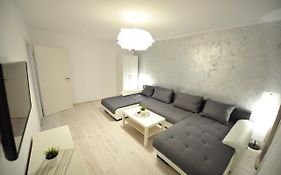 Bella-Isa Apartment Central